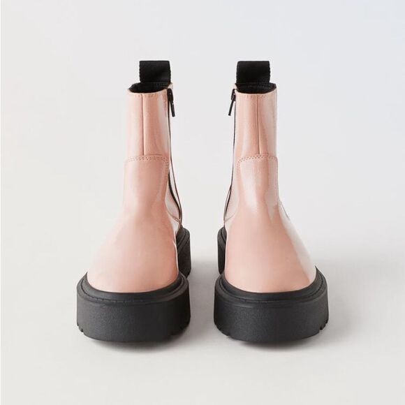 ZARA PATENT EFFECT CHELSEA BOOTS - Picture 6 of 8